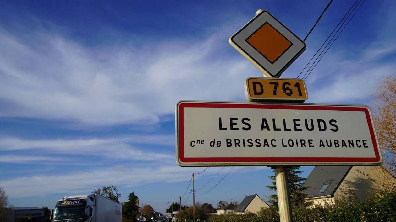 terrain constructible viabilisé de 404m2 à LES ALLEUDS