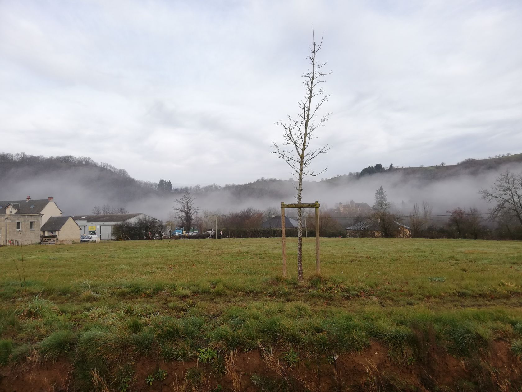 Beau terrain à construire de 720m2 en vente à SEBRAZAC