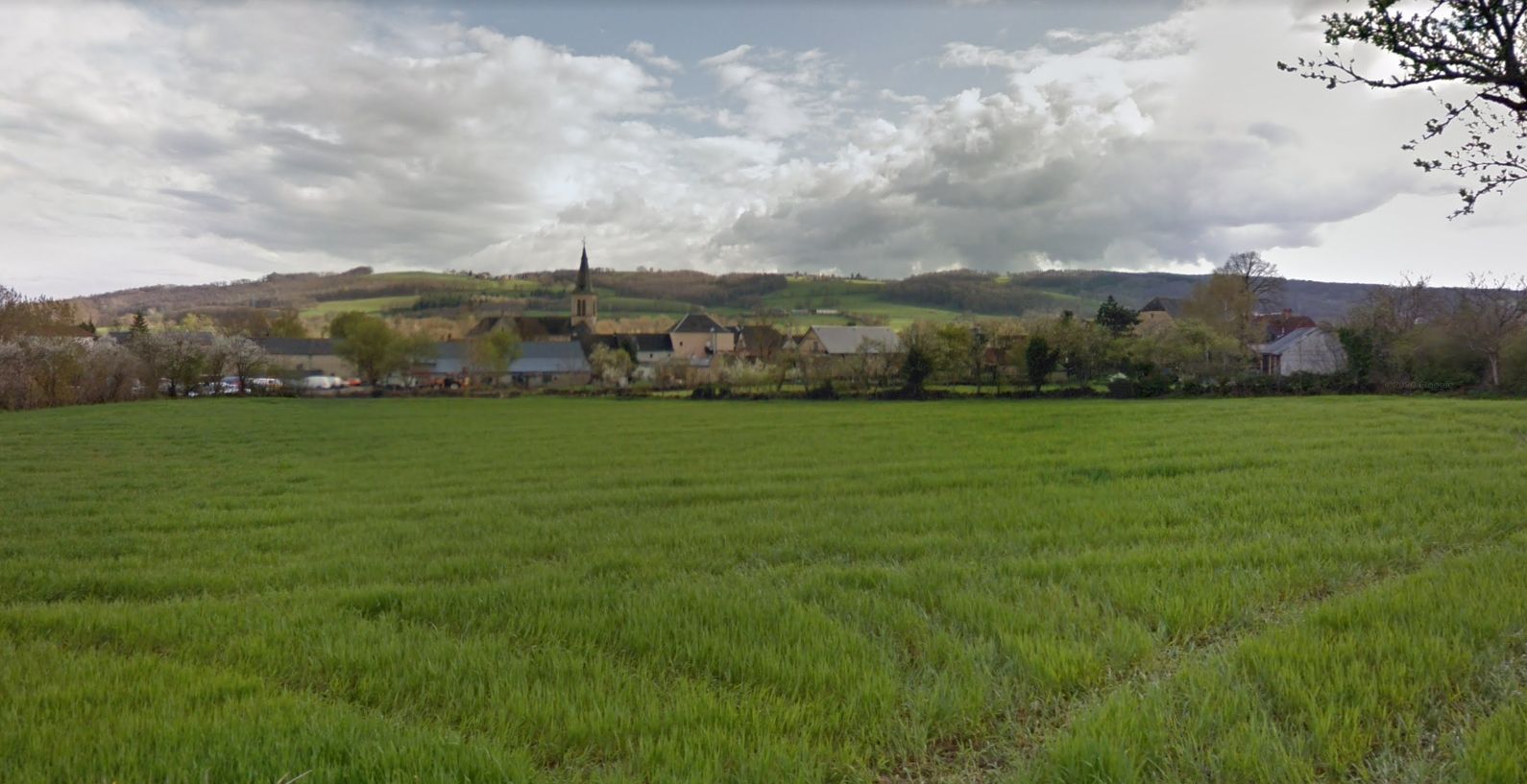 terrain constructible de 728m2 en vente à GOUTRENS (12390)