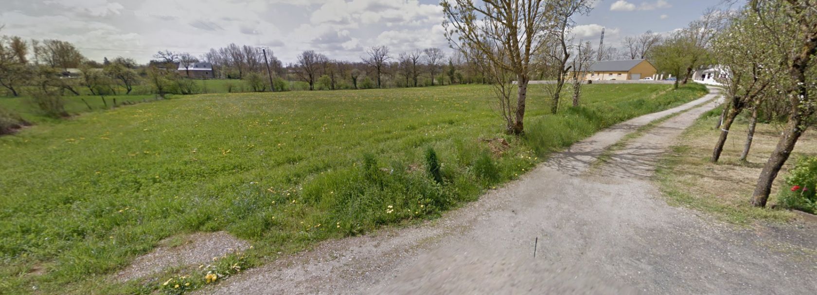 terrain constructible viabilisé en vente à ROUSSENNAC