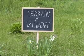 terrain à batir viabilisé disponible à NOYALO