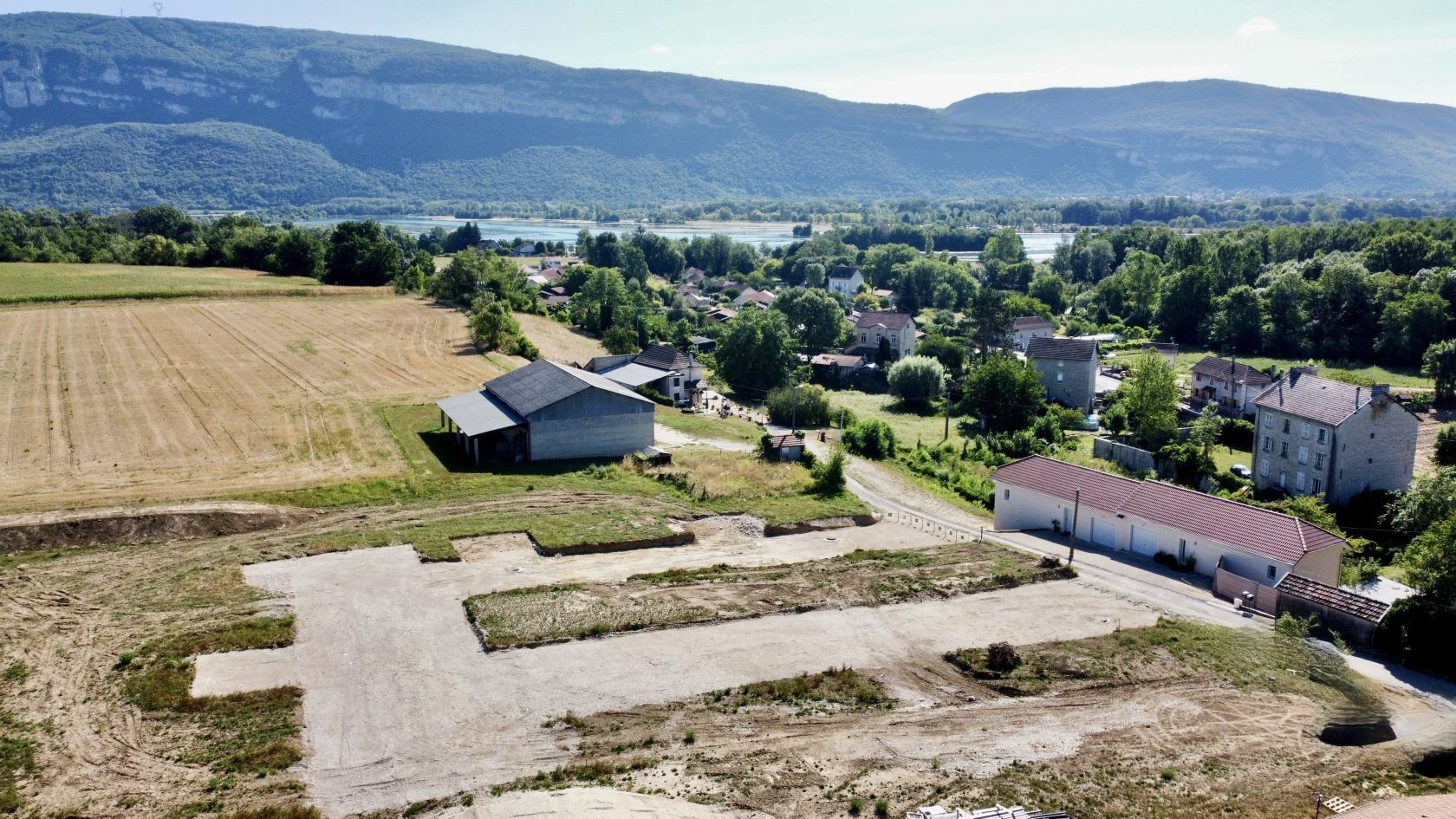 terrain viabilisé à MONTALIEU-VERCIEU (38390)