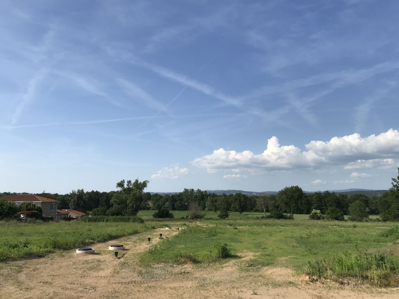 Beau terrain viabilisé de 670m2 à FEURS (42110)