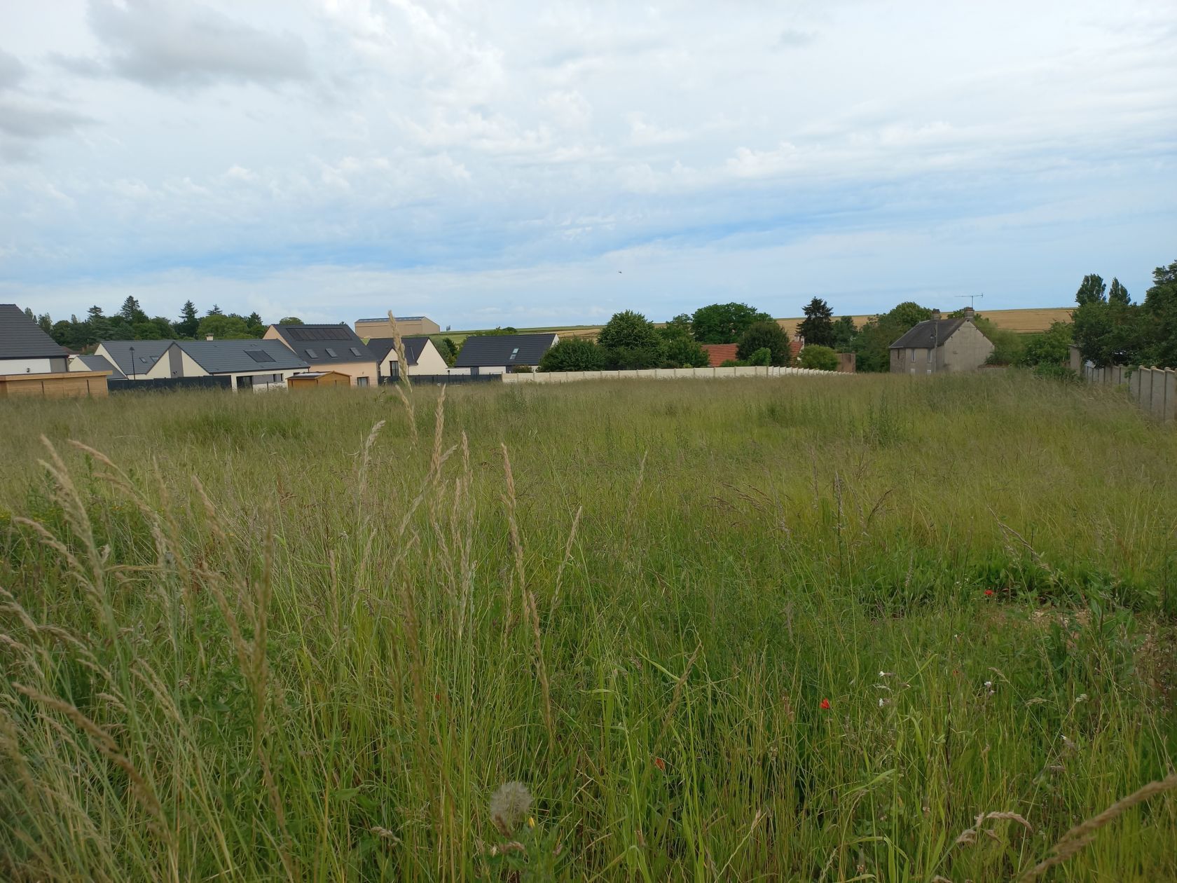 terrain constructible disponible à ECROSNES