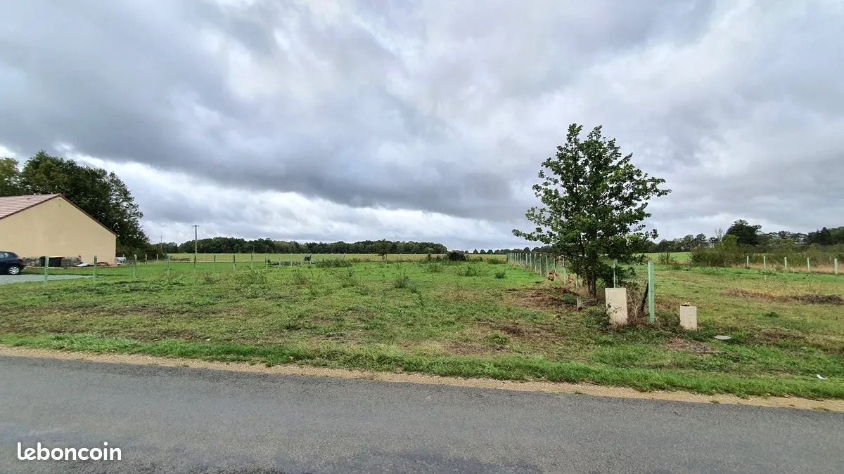 Sublime terrain à vendre de 830m2 disponible à LA LOUPE (28240)