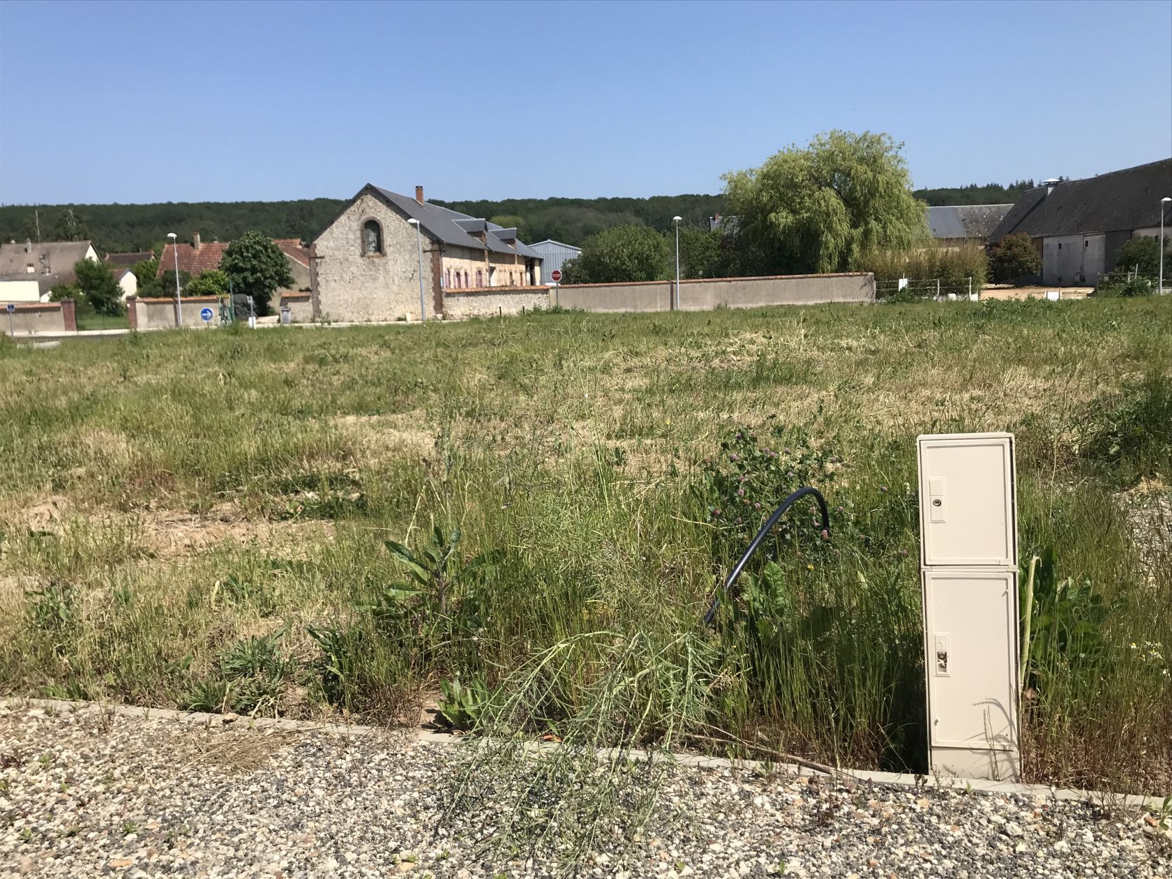terrain à construire viabilisé de 681m2 disponible à SAINT-AUBIN-DES-BOIS (28300)
