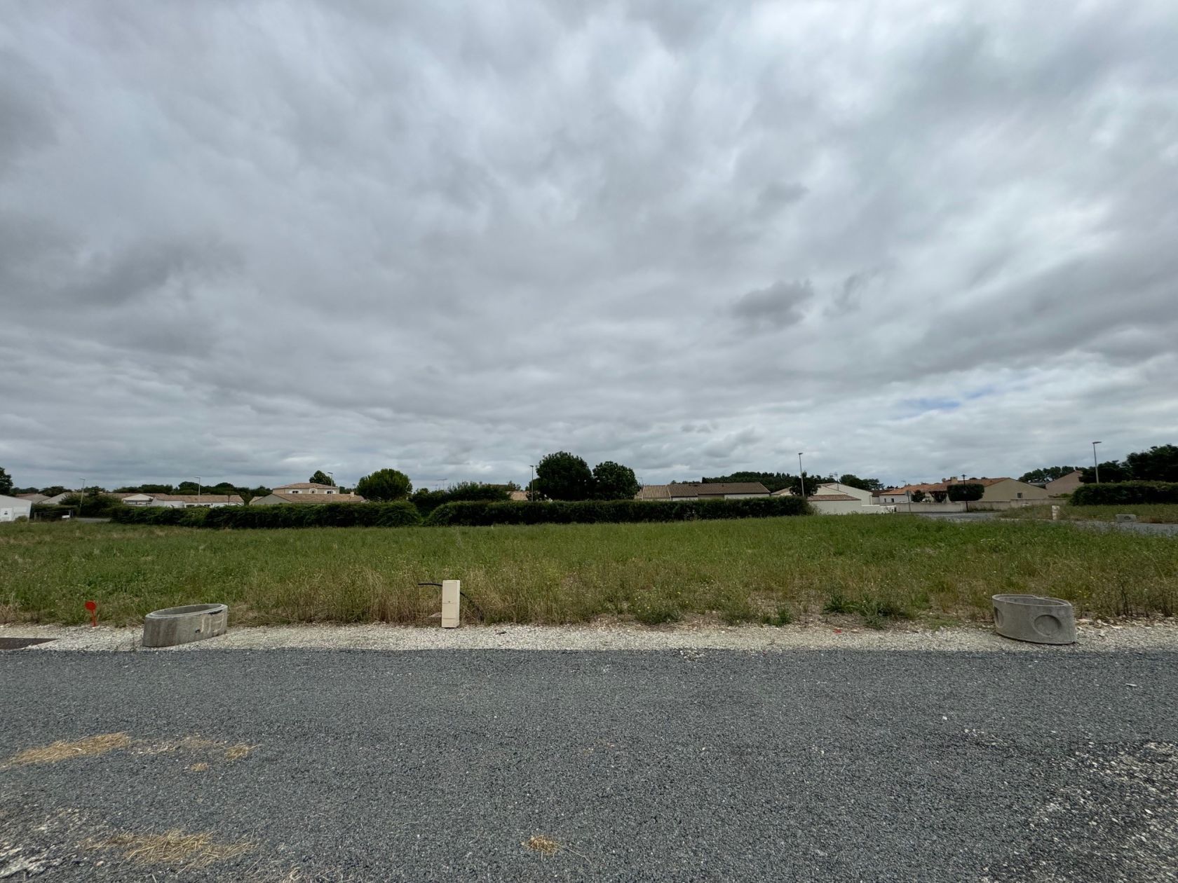 terrain viabilisé de 341m2 à SURGERES