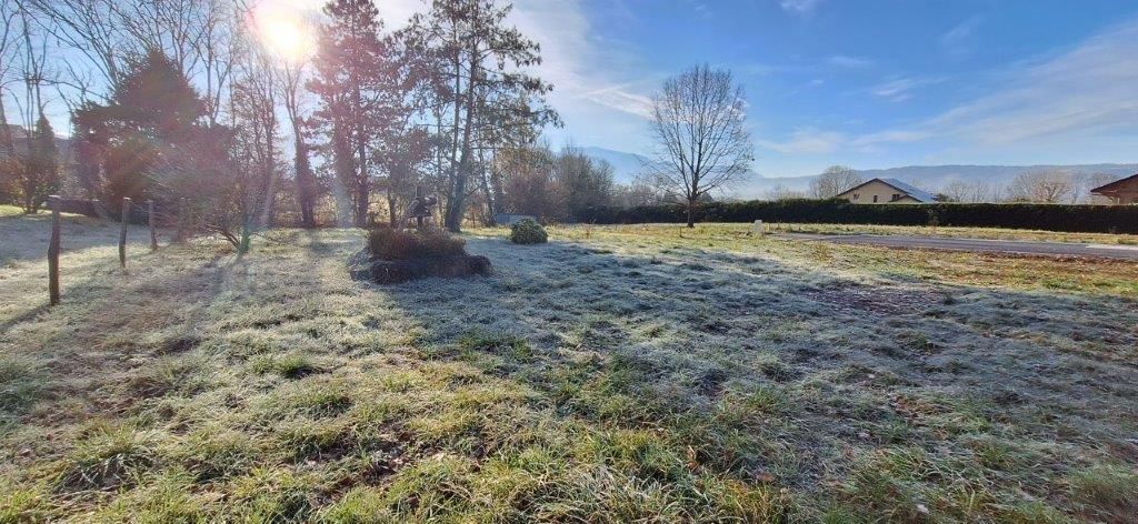 terrain constructible de 700m2 disponible à CONTAMINE-SUR-ARVE