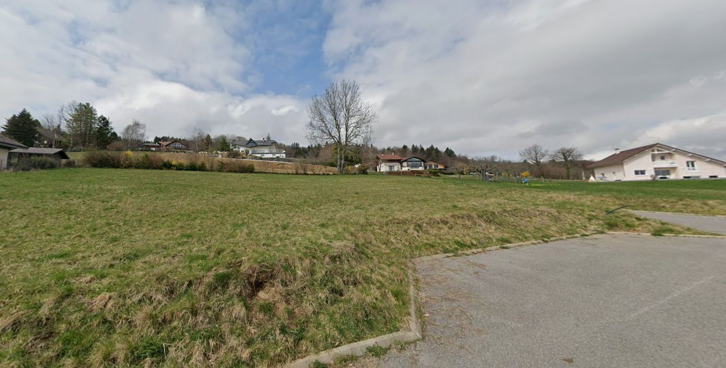 terrain constructible viabilisé de 1334m2 à CUVAT (74350)