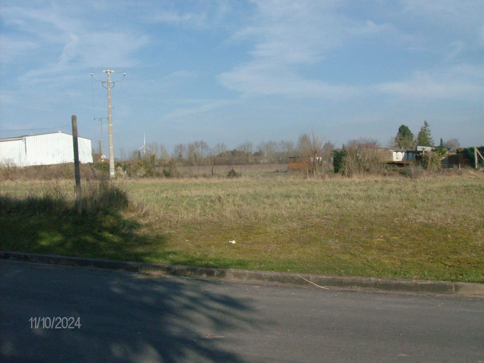 terrain constructible viabilisé de 700m2 à THEZY-GLIMONT