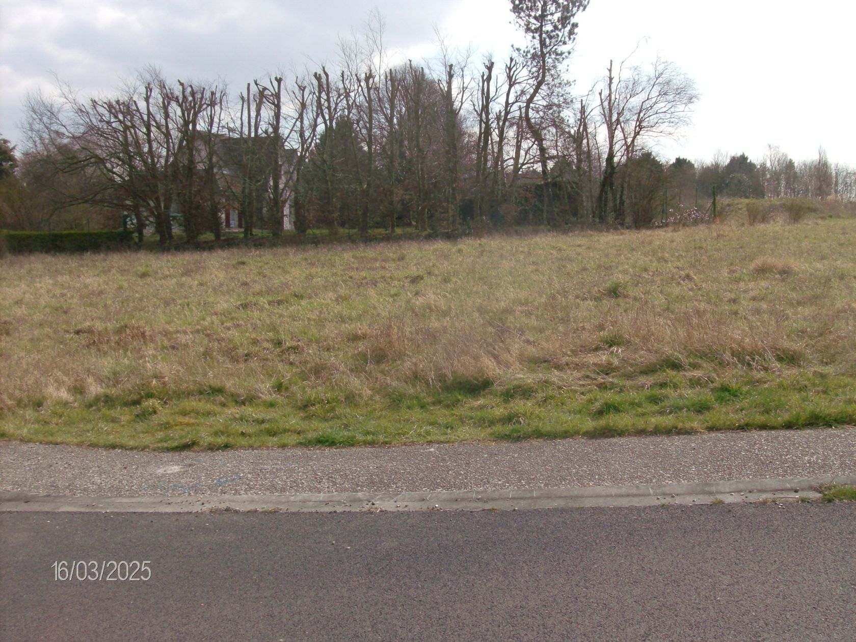 terrain viabilisé de 594m2 disponible à BREILLY