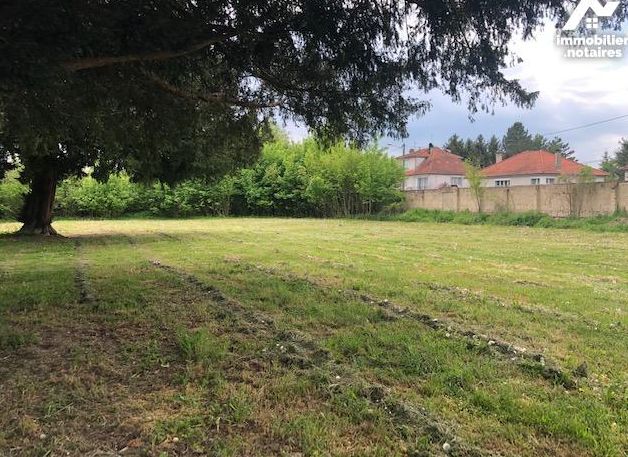 Agréable terrain à vendre disponible à BOULT-SUR-SUIPPE (51110)