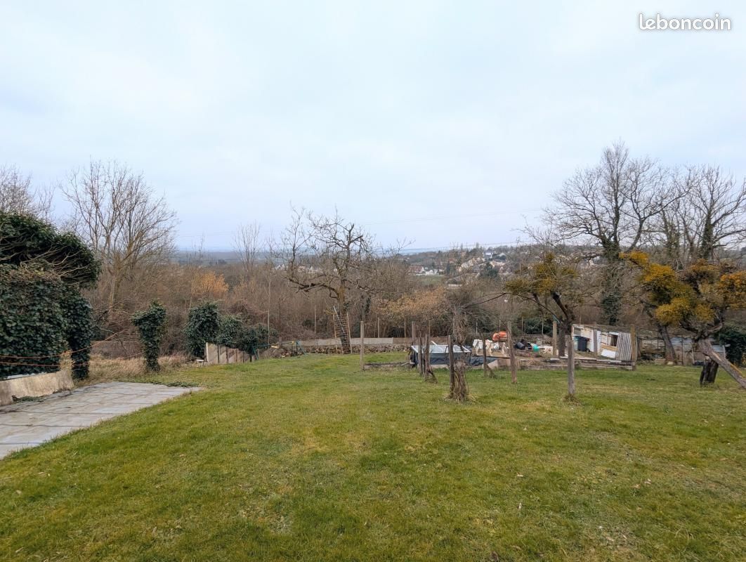 Offre de terrain constructible viabilisé à OZOUER-LE-VOULGIS