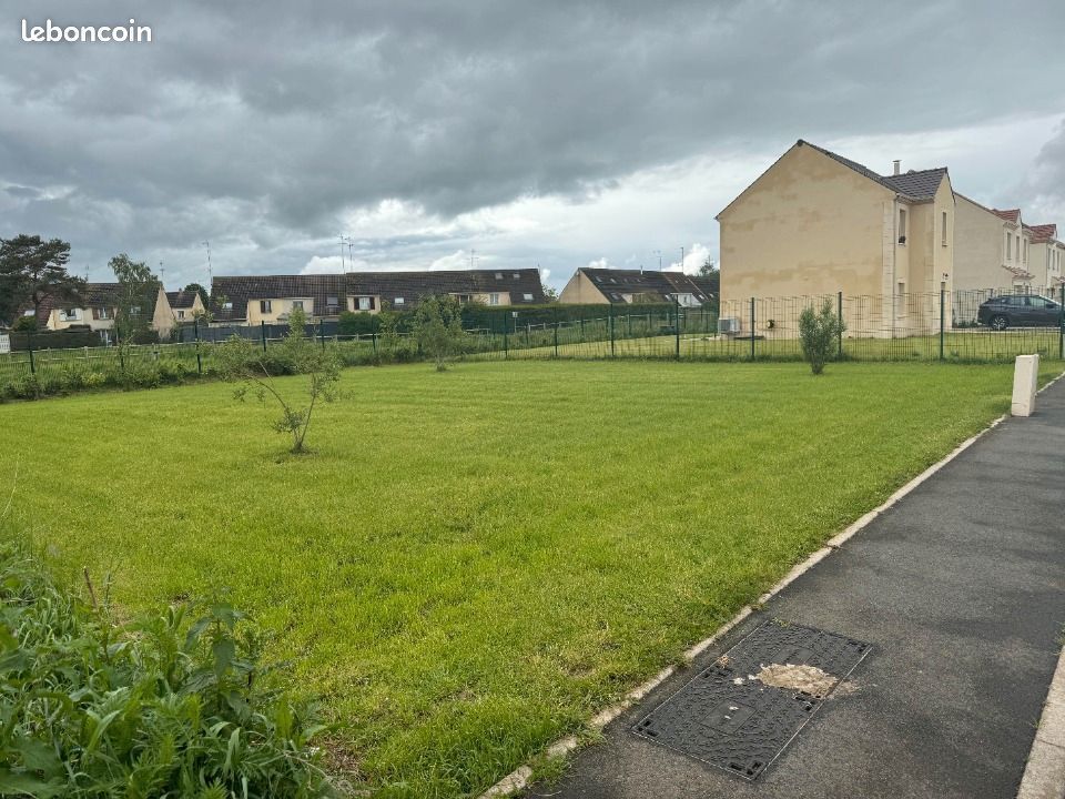 Magnifique terrain constructible viabilisé de 600m2 en vente à LA FERTE-SOUS-JOUARRE (77260)