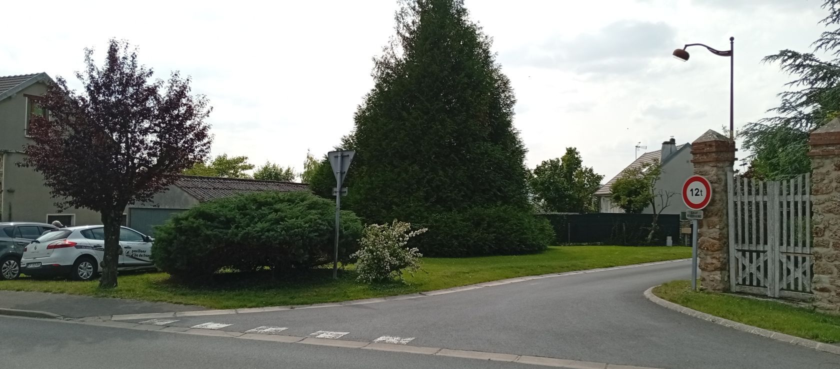 terrain constructible de 370m2 en vente à MEZY-MOULINS