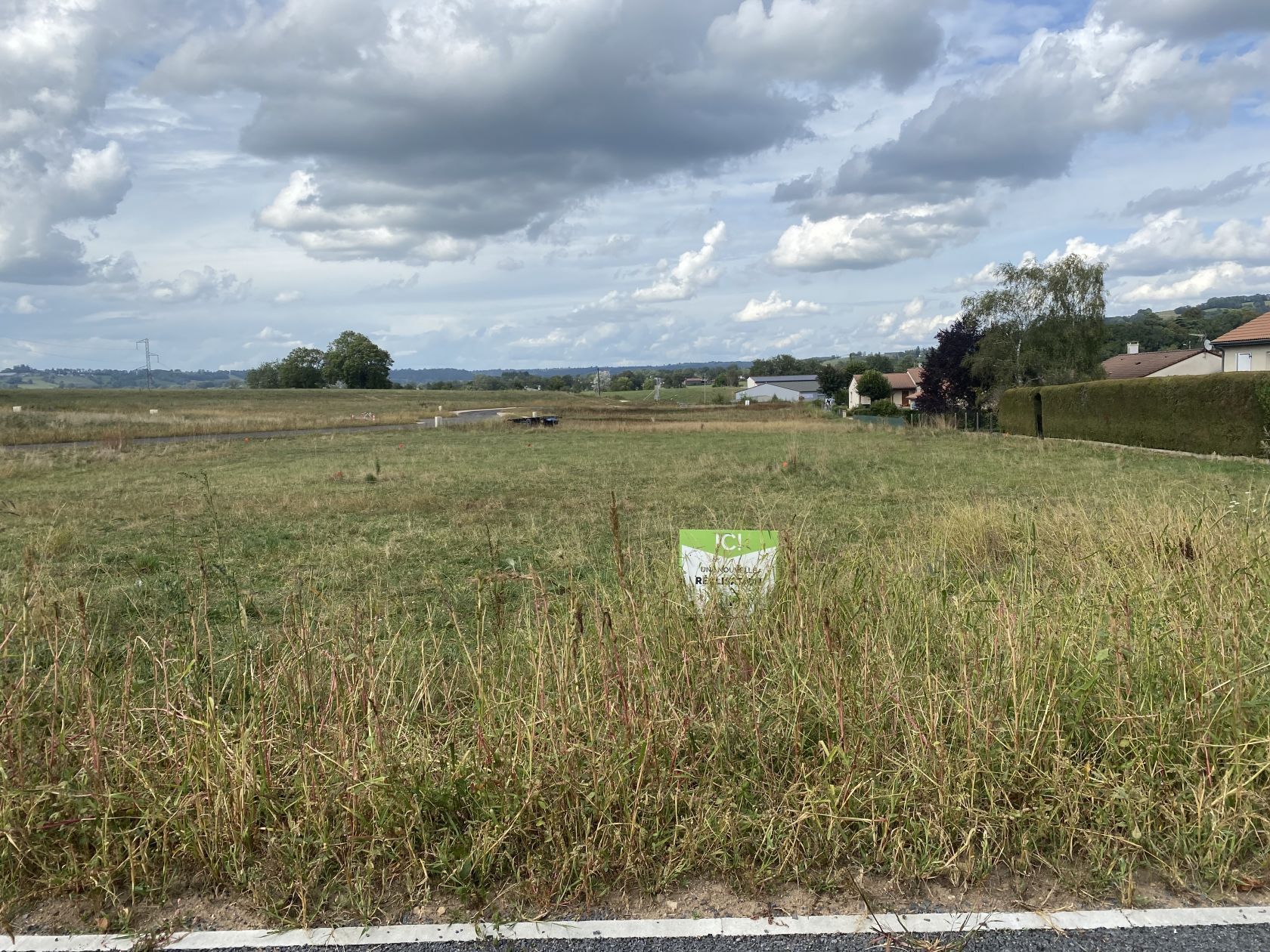 Joli terrain à batir viabilisé de 1010m2 à NAUCELLES
