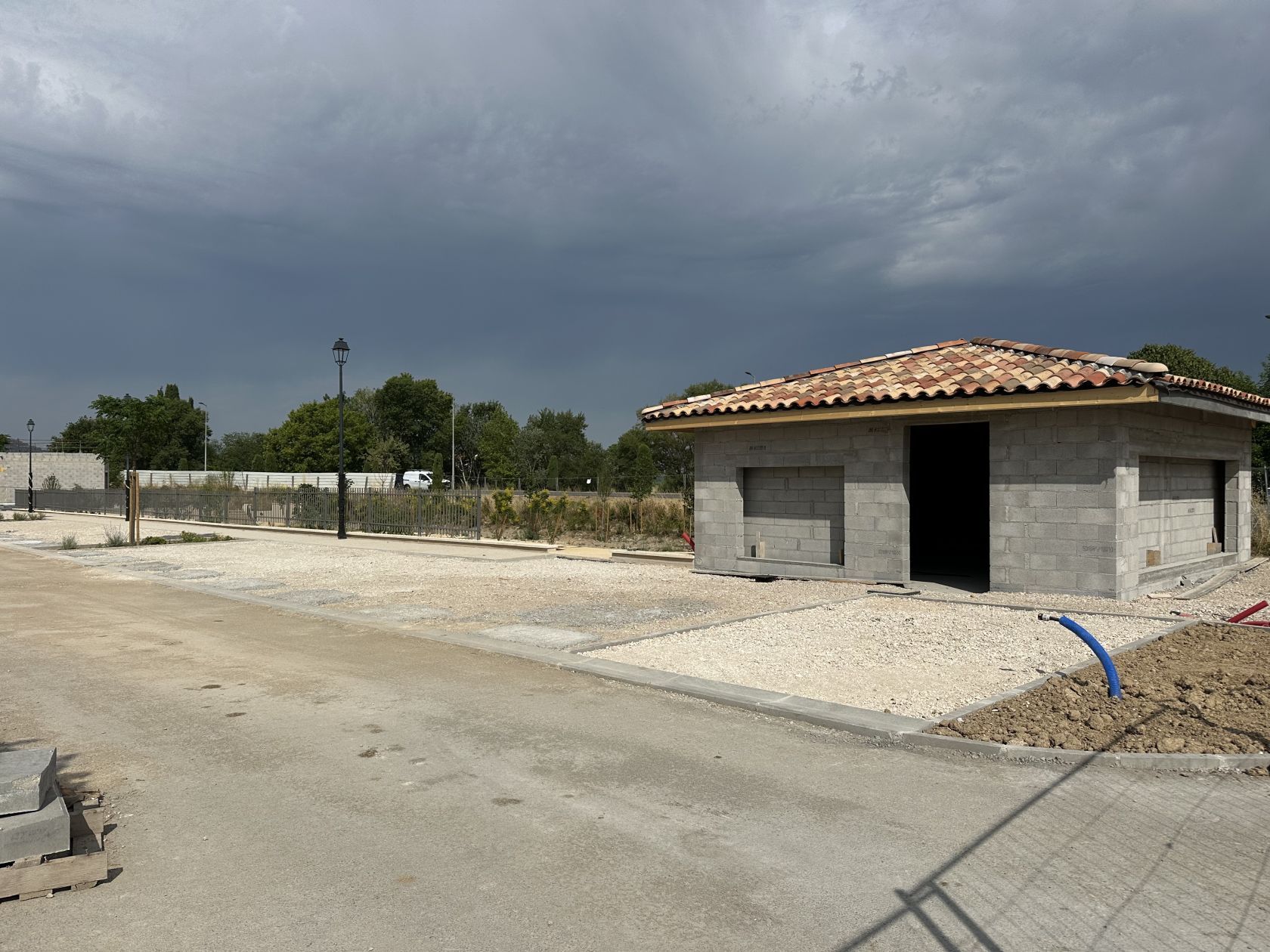 Parcelle de terrain à construire de 327m2 en vente à PEYROLLES-EN-PROVENCE (13860)
