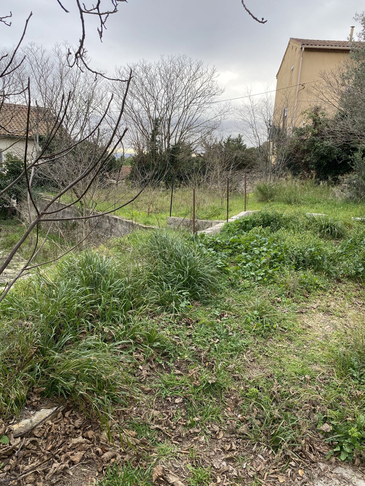 Magnifique terrain à vendre de 551m2 disponible à SEPTEMES-LES-VALLONS