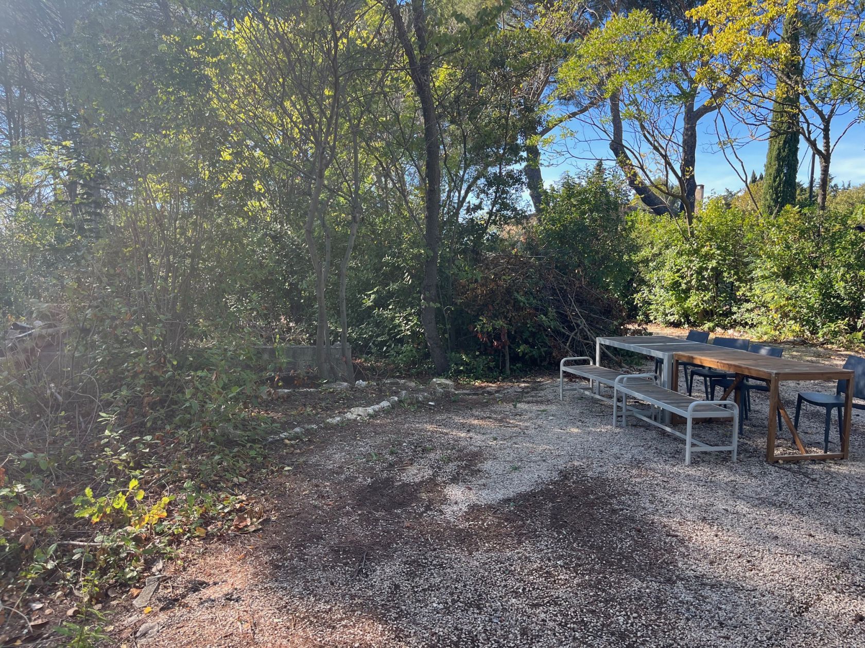 terrain à construire viabilisé en vente à EGUILLES