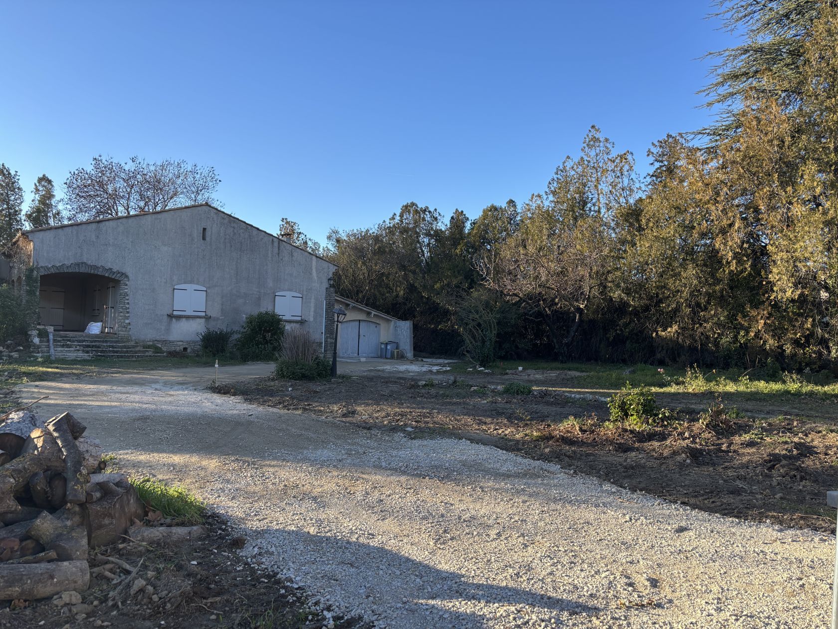 Ravissant terrain de 550m2 disponible à PELISSANNE (13330)