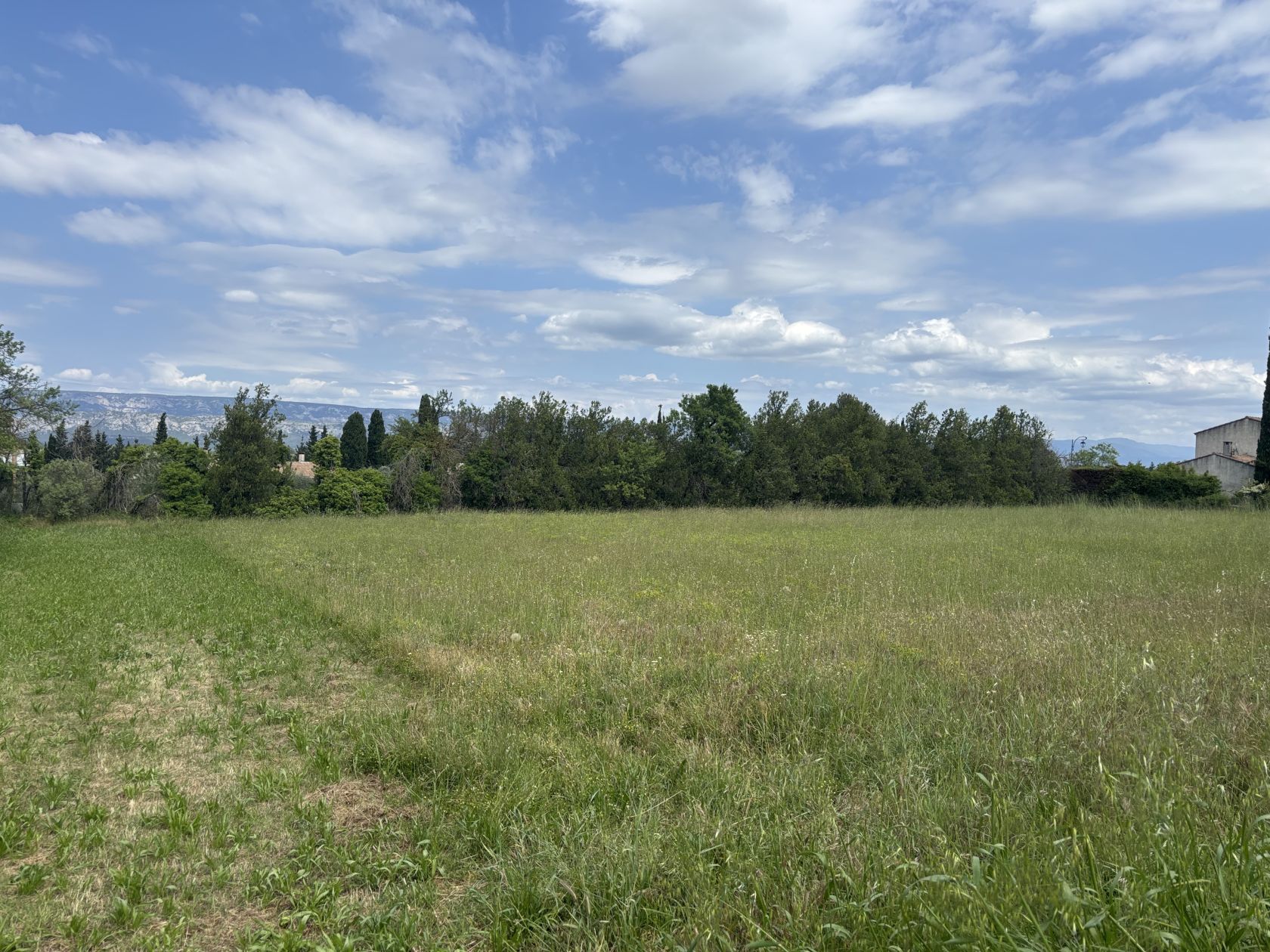 Parcelle de terrain à batir viabilisé de 407m2 en vente à ALLEINS