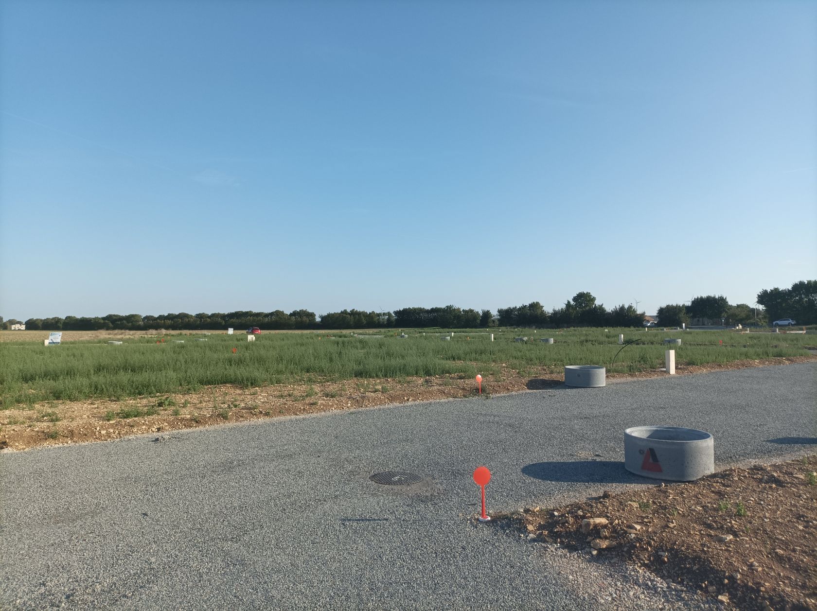 terrain à construire viabilisé disponible à SAINT-JEAN-DE-LIVERSAY