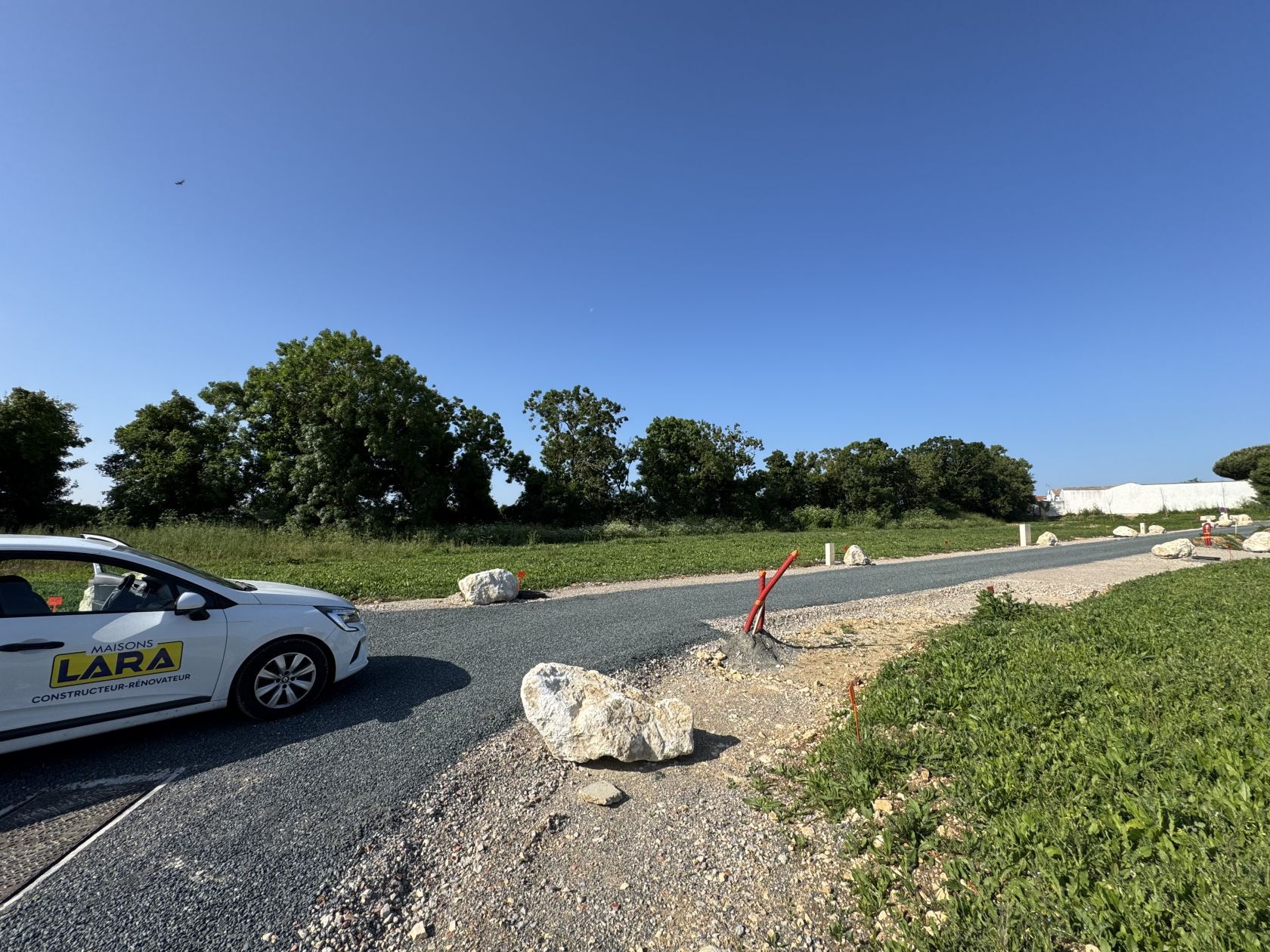terrain de 307m2 en vente à LA JARRIE
