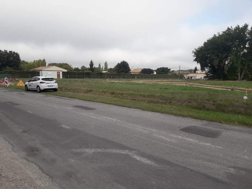 terrain constructible viabilisé de 379m2 en vente à PISANY (17600)