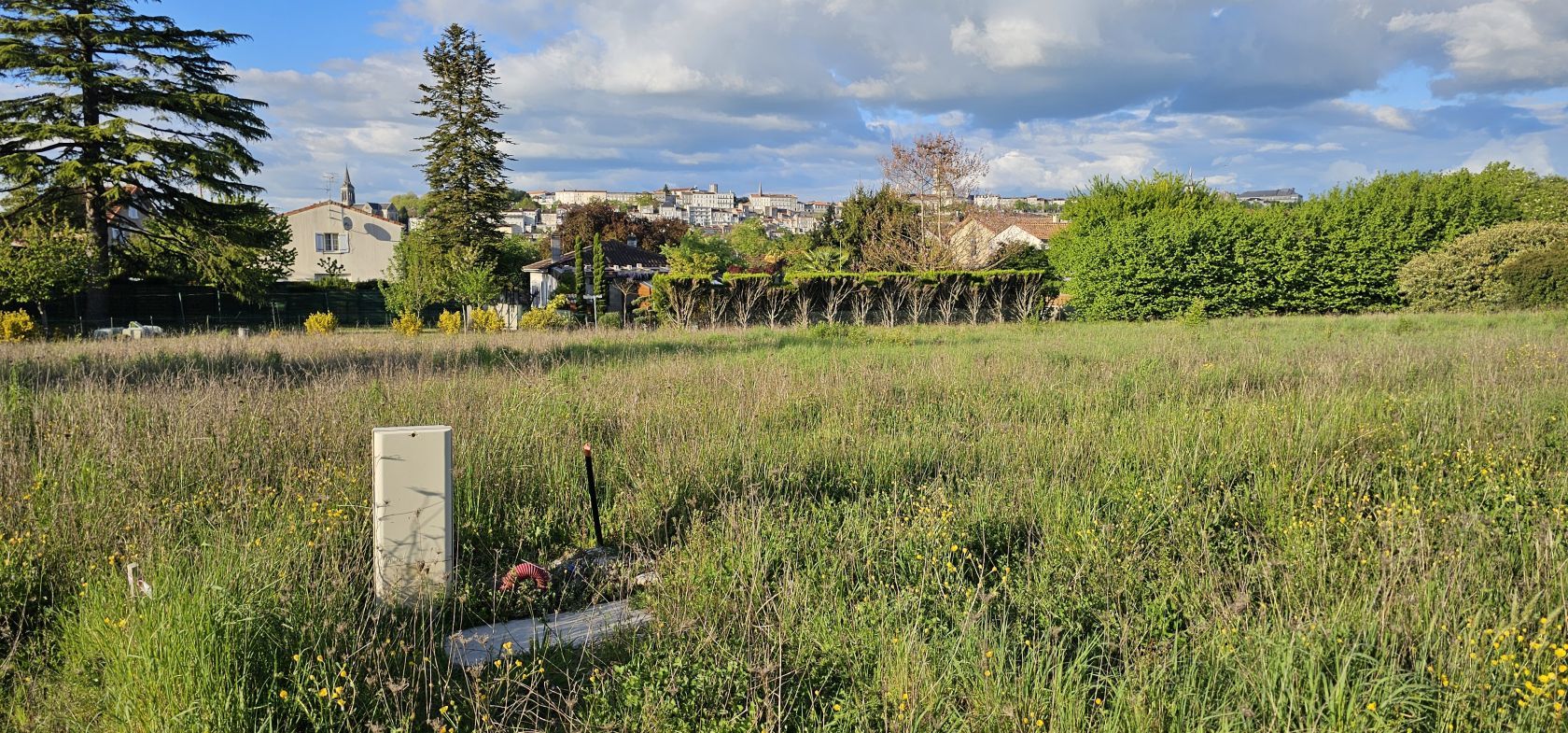terrain à construire viabilisé de 803m2 en vente à ANGOULEME (16000)