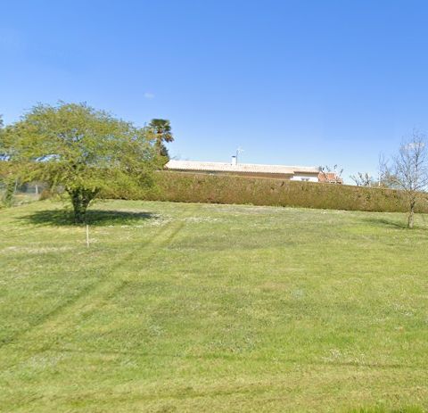 Sublime terrain à construire viabilisé de 1040m2 disponible à ECURAT