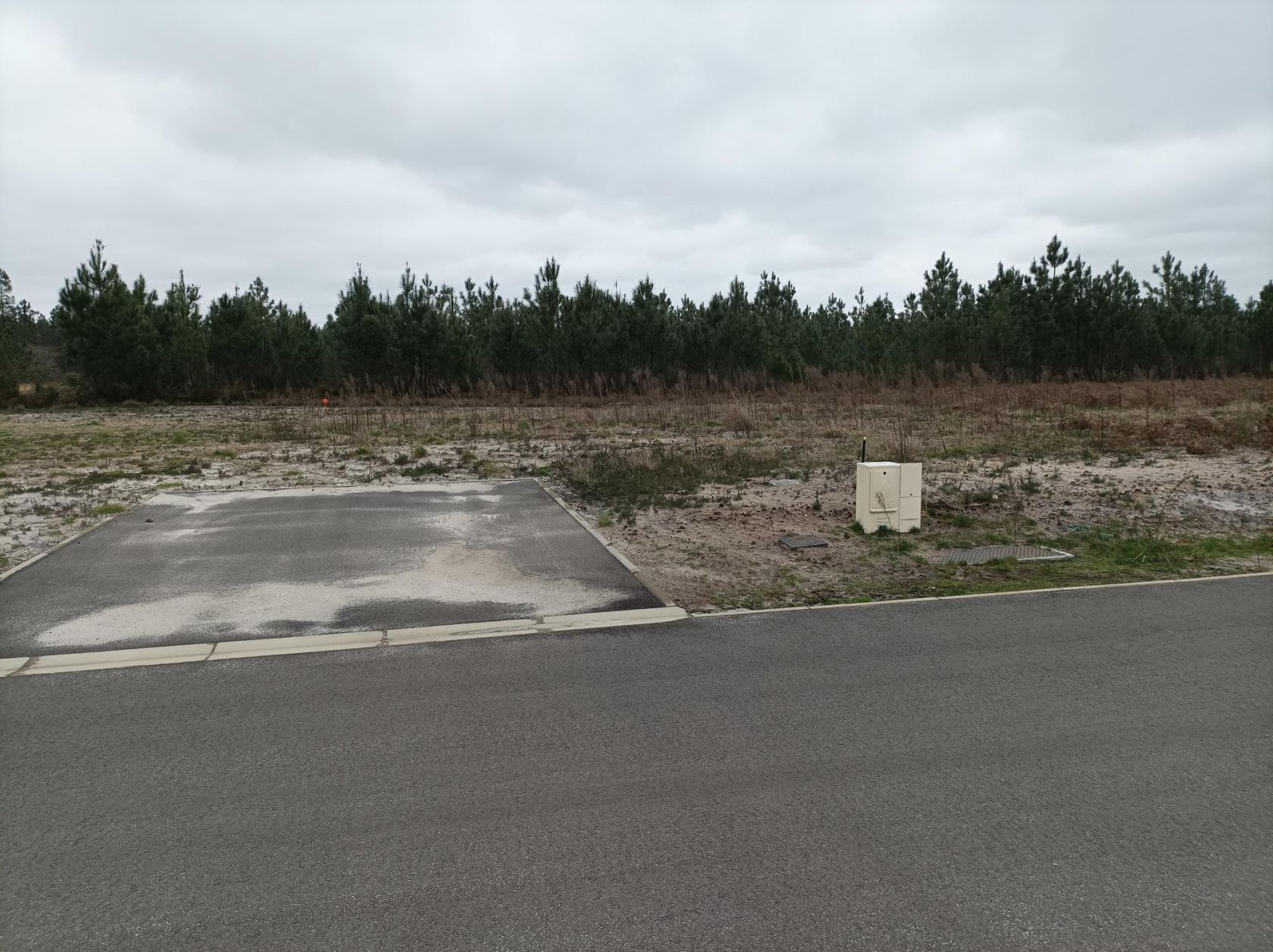 terrain constructible de 505m2 à PARENTIS-EN-BORN