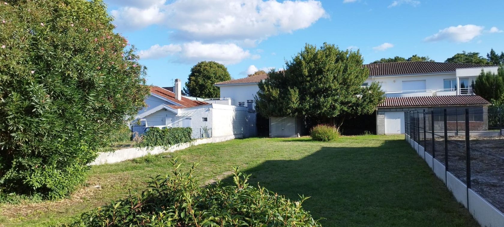 Charmant terrain constructible en vente à PESSAC