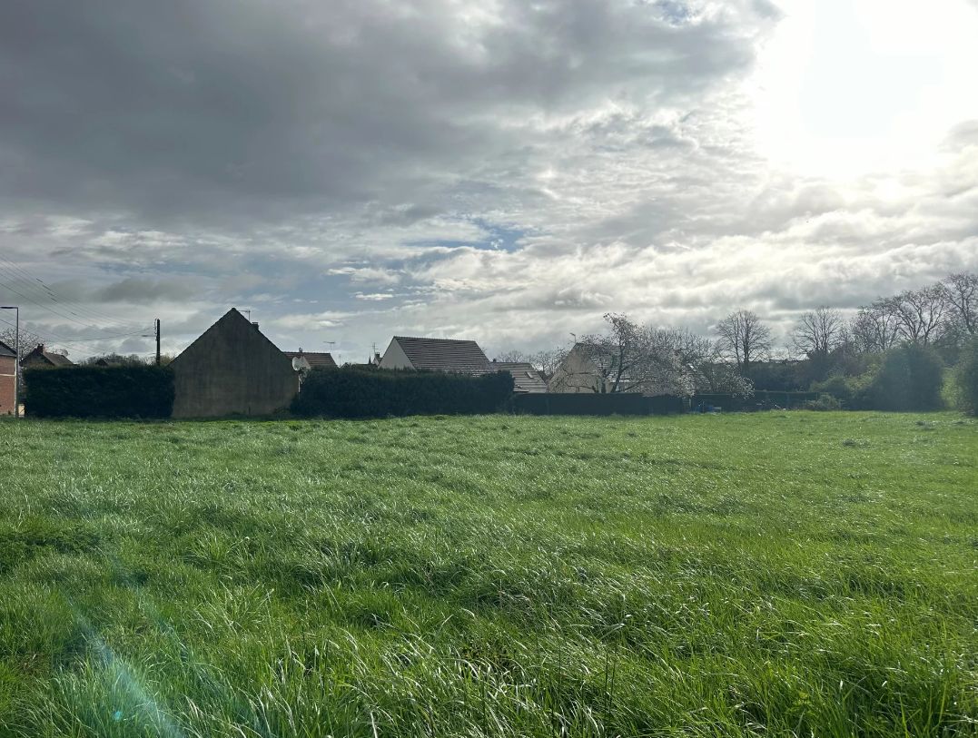 terrain constructible de 573m2 à REMY (60190)