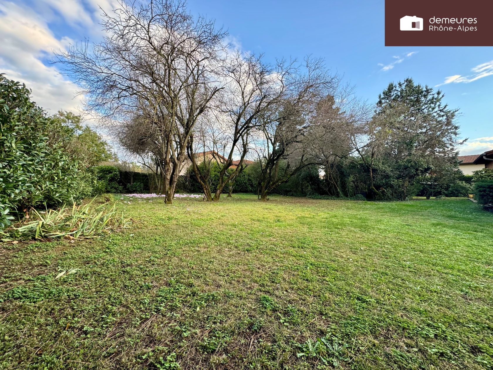 terrain à batir viabilisé en vente à MIONS (69780)