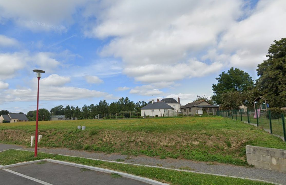 terrain constructible de 652m2 à RANNEE