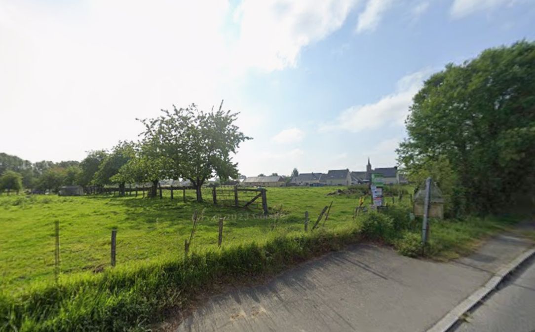 terrain constructible viabilisé disponible à PLERGUER