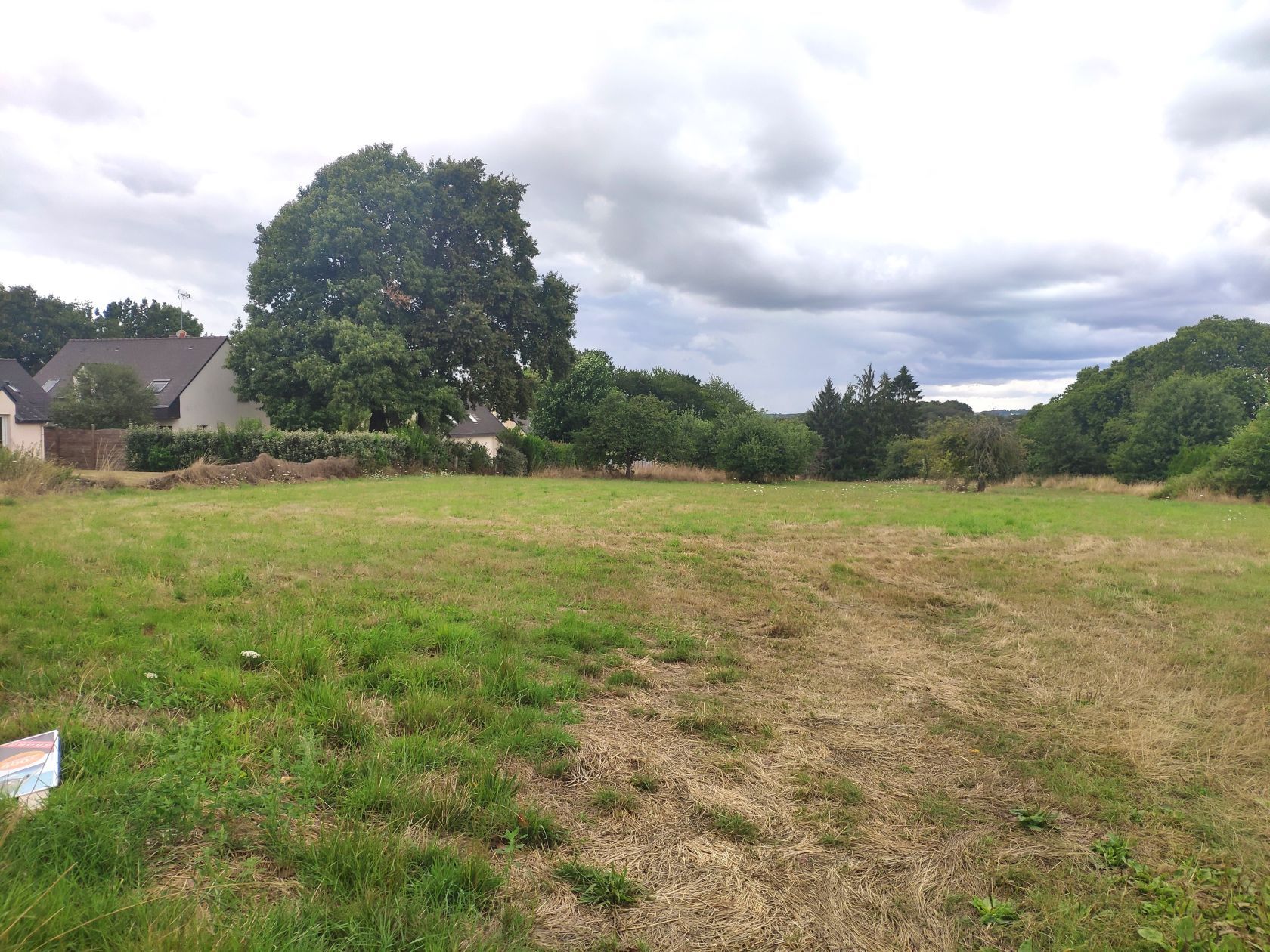 Charmant terrain viabilisé de 416m2 en vente à POLIGNE