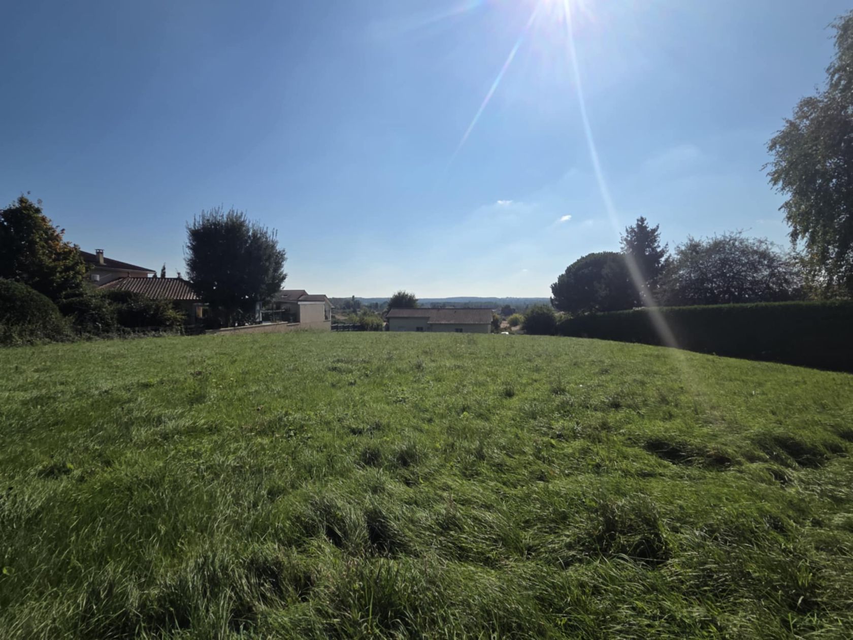 Superbe terrain constructible viabilisé de 1770m2 en vente à VONNAS (01540)