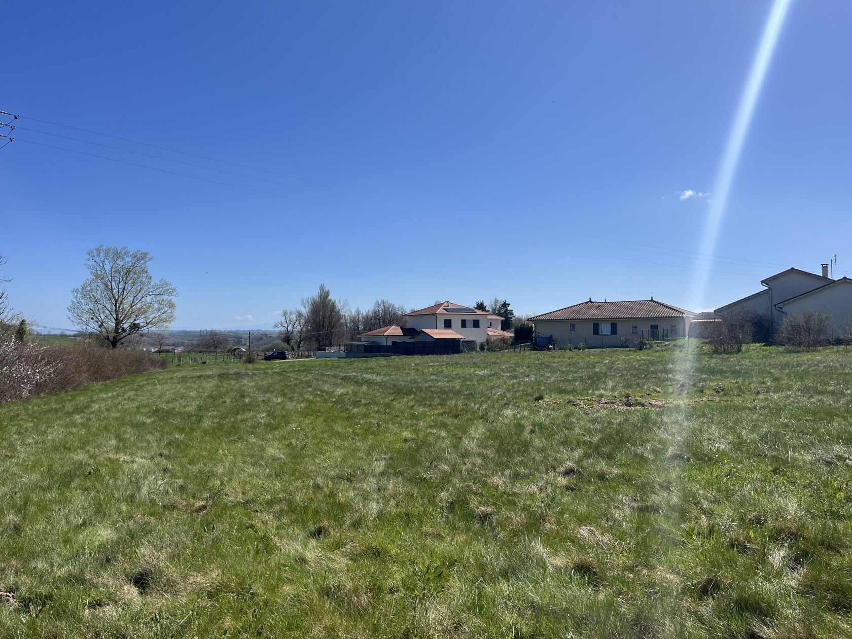 Ravissant terrain à batir viabilisé disponible à SAINT-JEAN-DE-BOURNAY (38440)