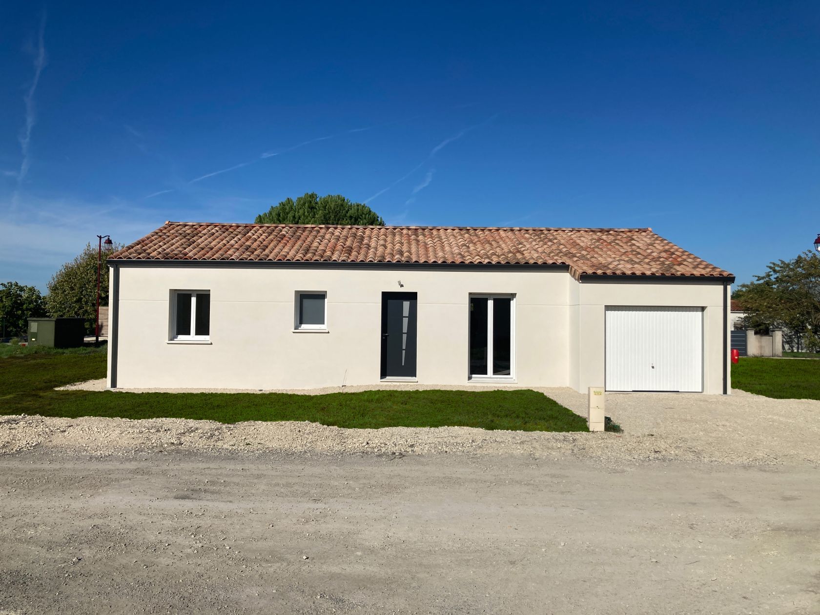 Ravissante maison à construire de 70m2 disponible à SURGERES (17700)