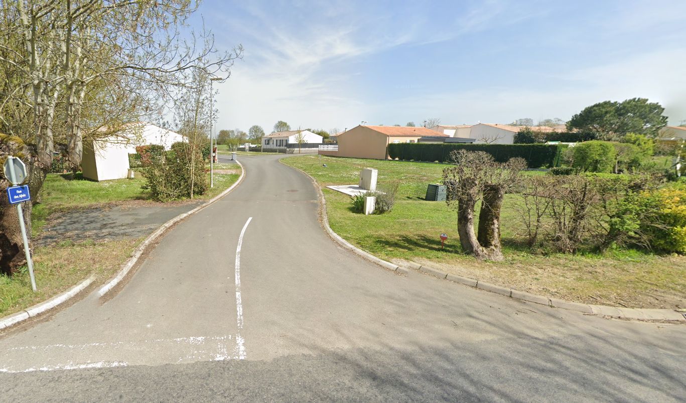 terrain à construire viabilisé de 378m2 à SAINT-GEORGES-DU-BOIS