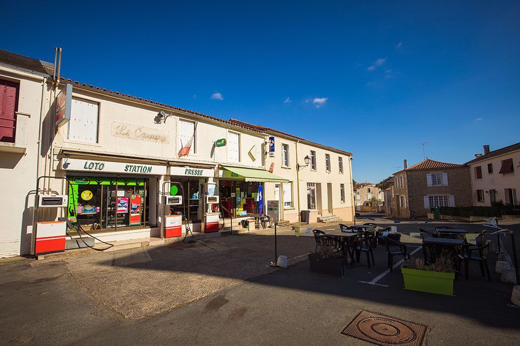 Très beau terrain à vendre disponible à LA CAILLERE-SAINT-HILAIRE (85410)