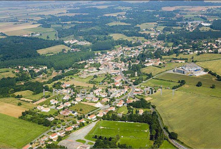 terrain constructible de 610m2 à L'HERMENAULT (85570)