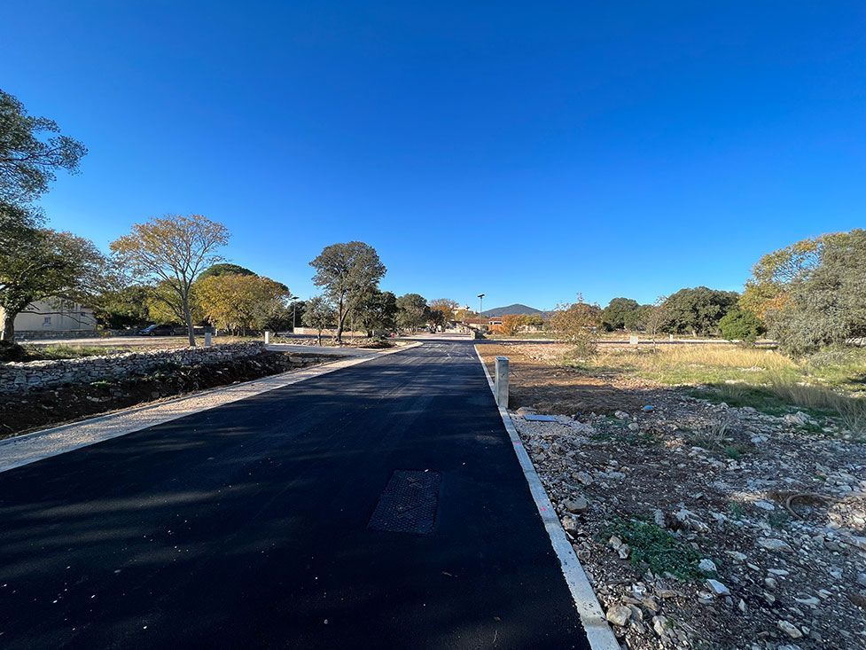 terrain de 1500m2 disponible à VIOLS-EN-LAVAL