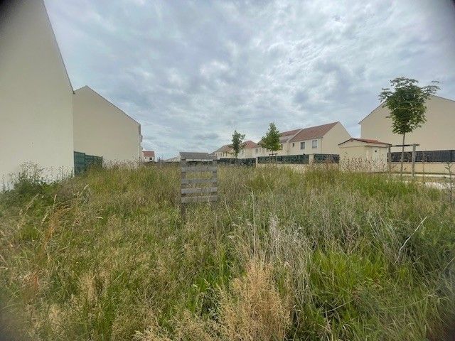 terrain de 254m2 en vente à LE PLESSIS-BELLEVILLE