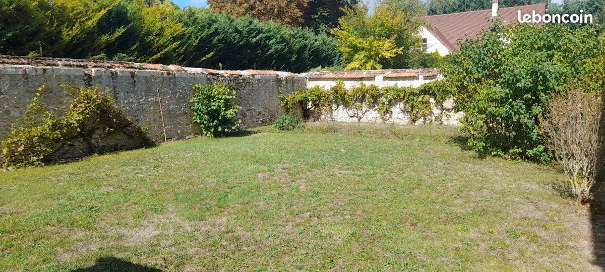 Charmant terrain à construire de 300m2 à RUBELLES (77950)