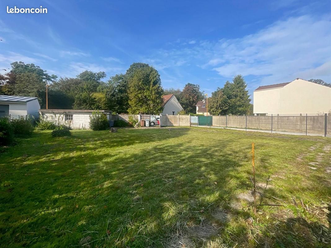 terrain à batir viabilisé de 458m2 disponible à MONTGERON