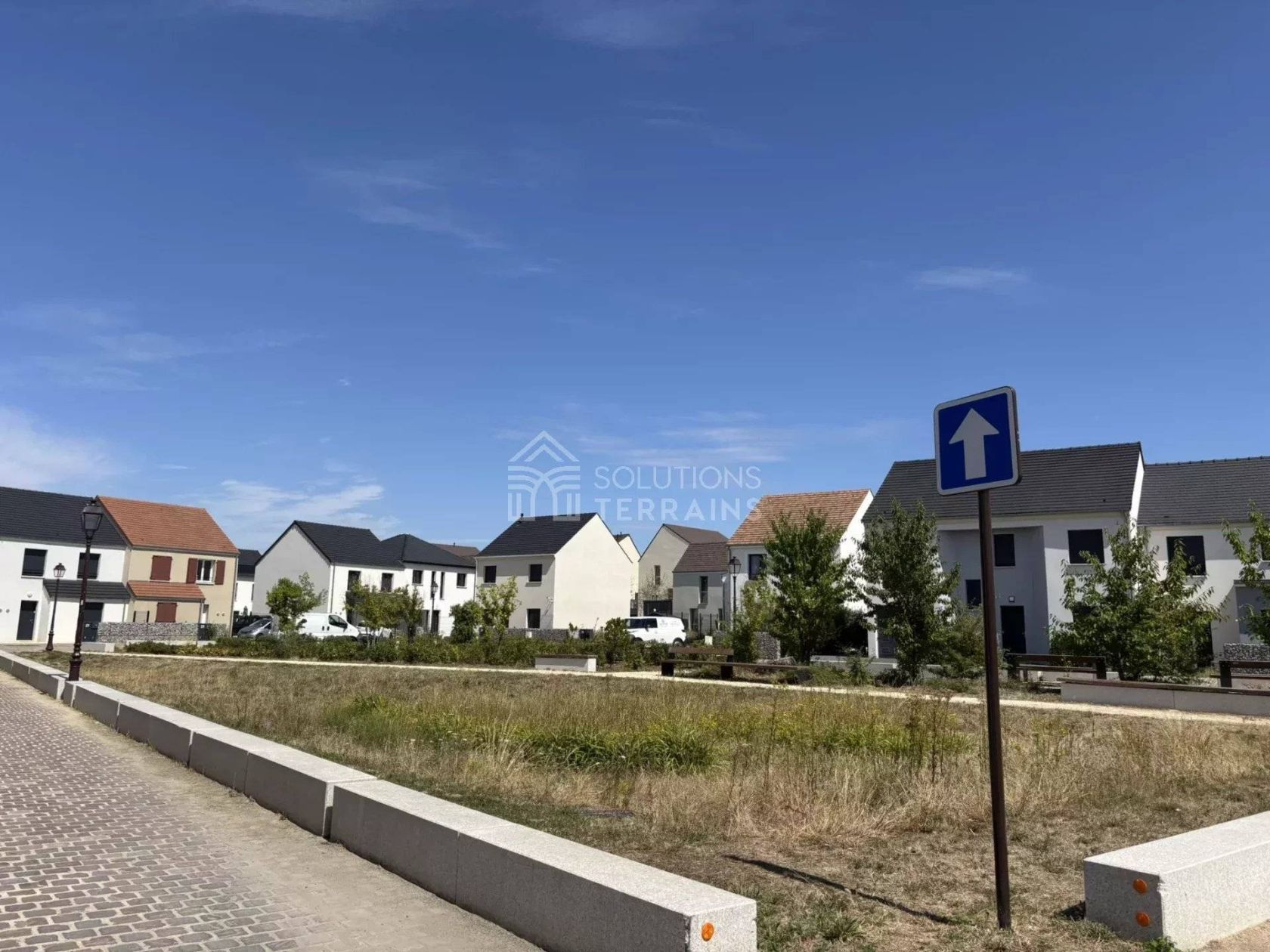 Joli terrain constructible viabilisé à ORMOY (91540)
