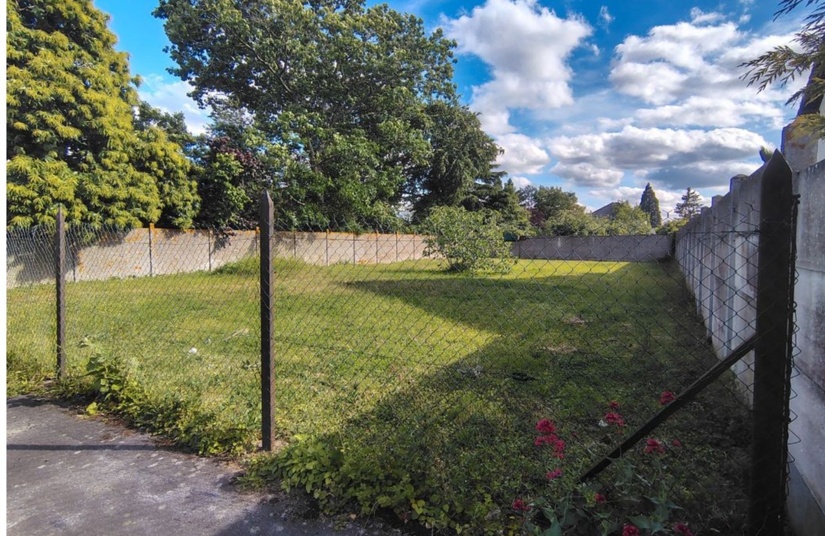 Acheter un terrain à vendre viabilisé de 430m2 à LEUDEVILLE