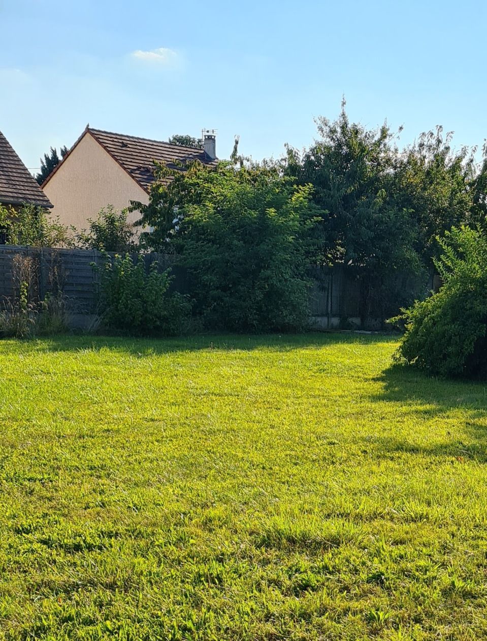Ravissant terrain à batir viabilisé disponible à SAINT-PIERRE-DU-PERRAY (91280)